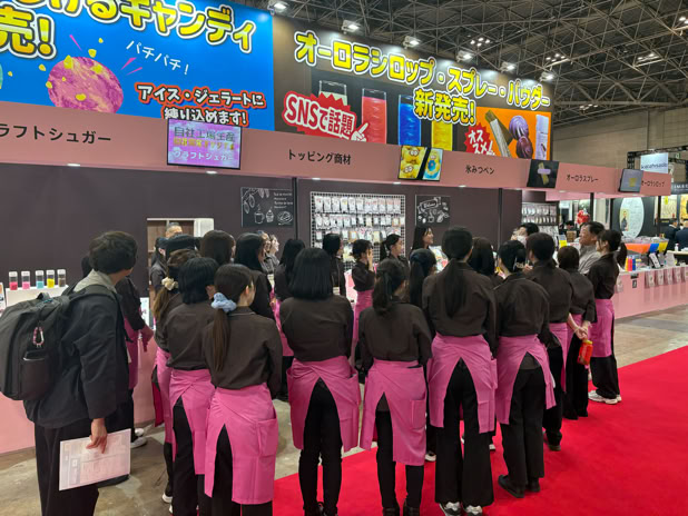 新人声優の伊藤彩香が東京ビッグサイトの展示会にてブースキャストとして出演